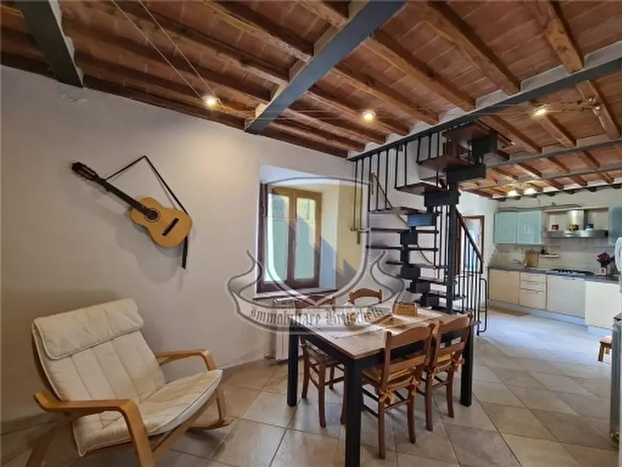 Immagine 3 di Appartamento in vendita  a Chiusdino