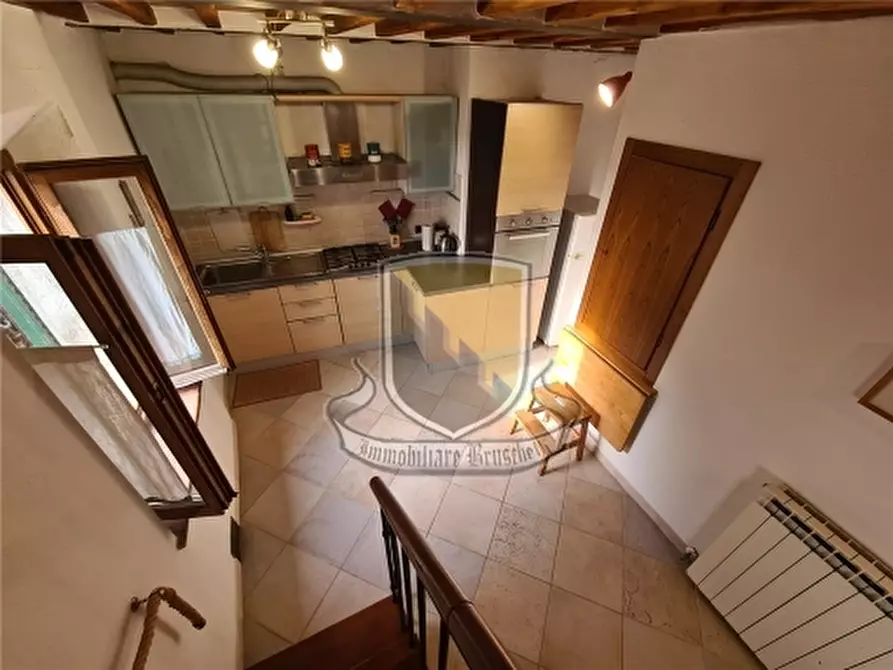 Immagine 11 di Appartamento in vendita  a Chiusdino