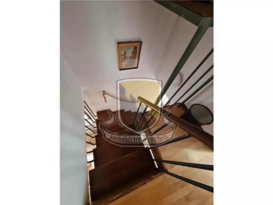 Immagine 12 di Appartamento in vendita  a Chiusdino