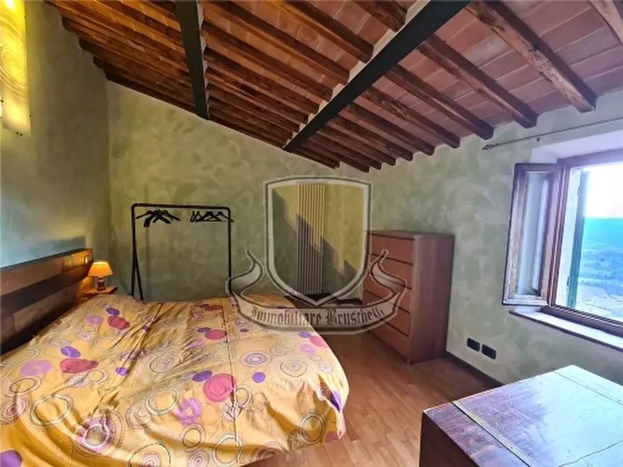 Immagine 15 di Appartamento in vendita  a Chiusdino