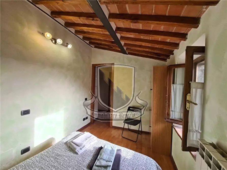 Immagine 21 di Appartamento in vendita  a Chiusdino