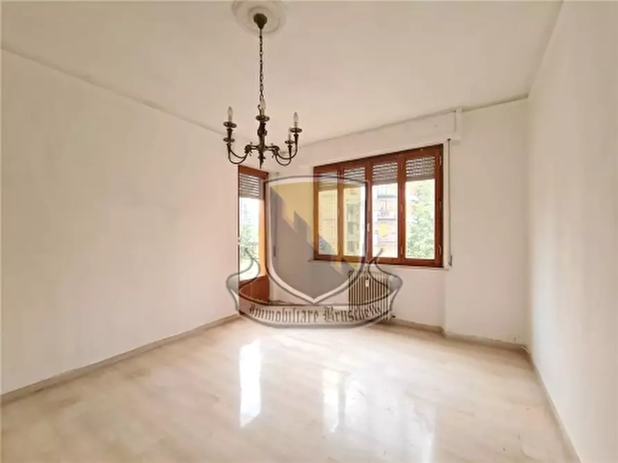 Immagine 3 di Appartamento in vendita  a Siena