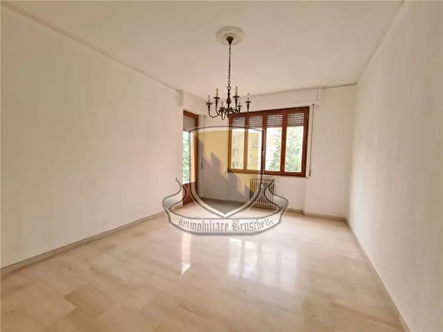 Immagine 4 di Appartamento in vendita  a Siena