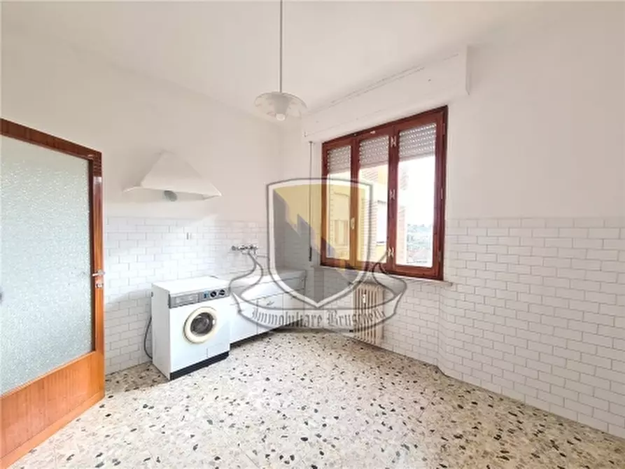 Immagine 8 di Appartamento in vendita  a Siena