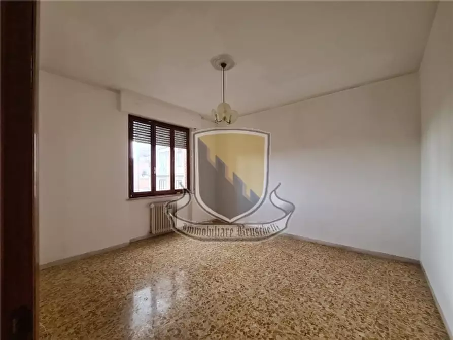 Immagine 15 di Appartamento in vendita  a Siena