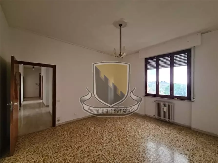 Immagine 16 di Appartamento in vendita  a Siena