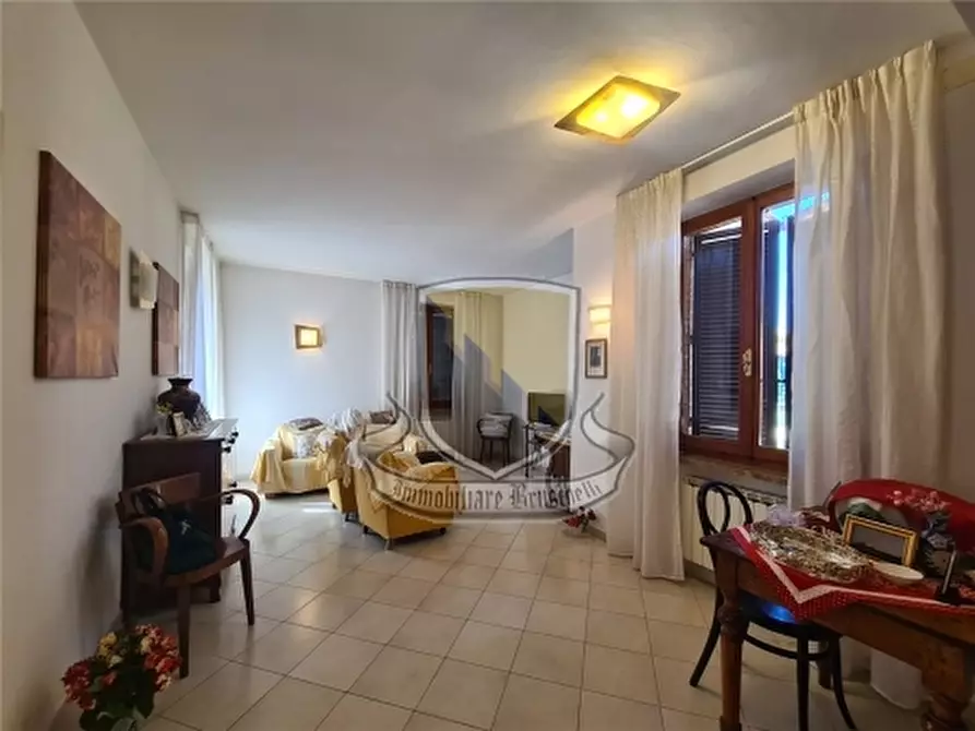 Immagine 4 di Appartamento in vendita  a Siena