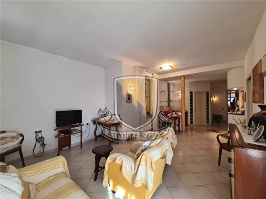 Immagine 6 di Appartamento in vendita  a Siena