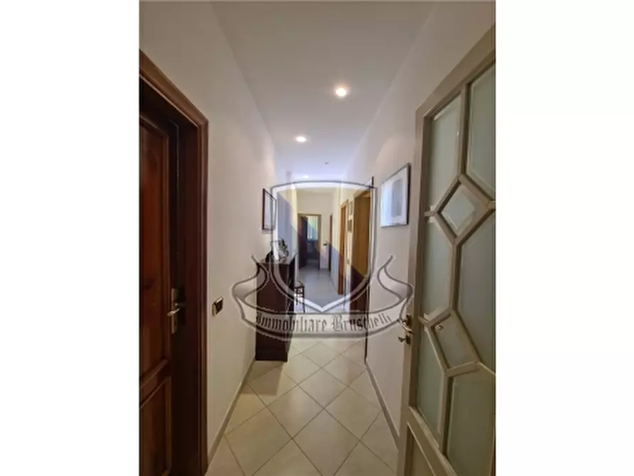Immagine 15 di Appartamento in vendita  a Siena