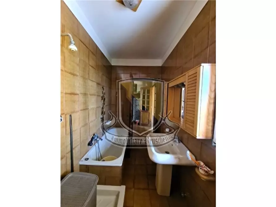 Immagine 16 di Appartamento in vendita  a Sovicille