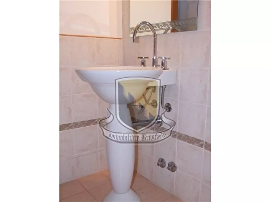 Immagine 4 di Villa in vendita  a Castelnuovo Berardenga