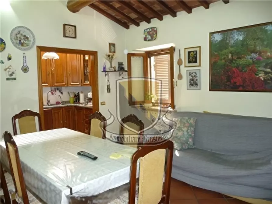 Immagine 12 di Villa in vendita  a Siena