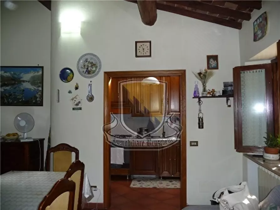 Immagine 15 di Villa in vendita  a Siena