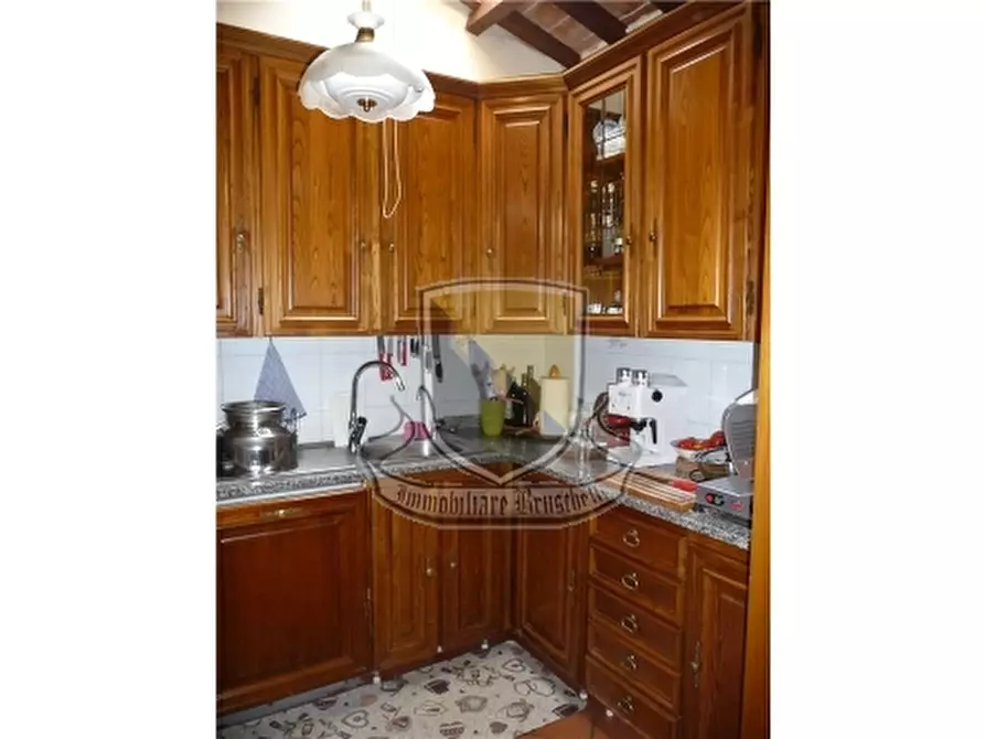 Immagine 17 di Villa in vendita  a Siena