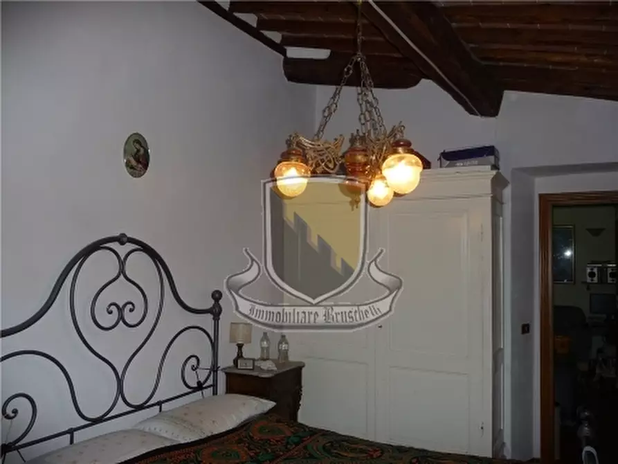 Immagine 18 di Villa in vendita  a Siena