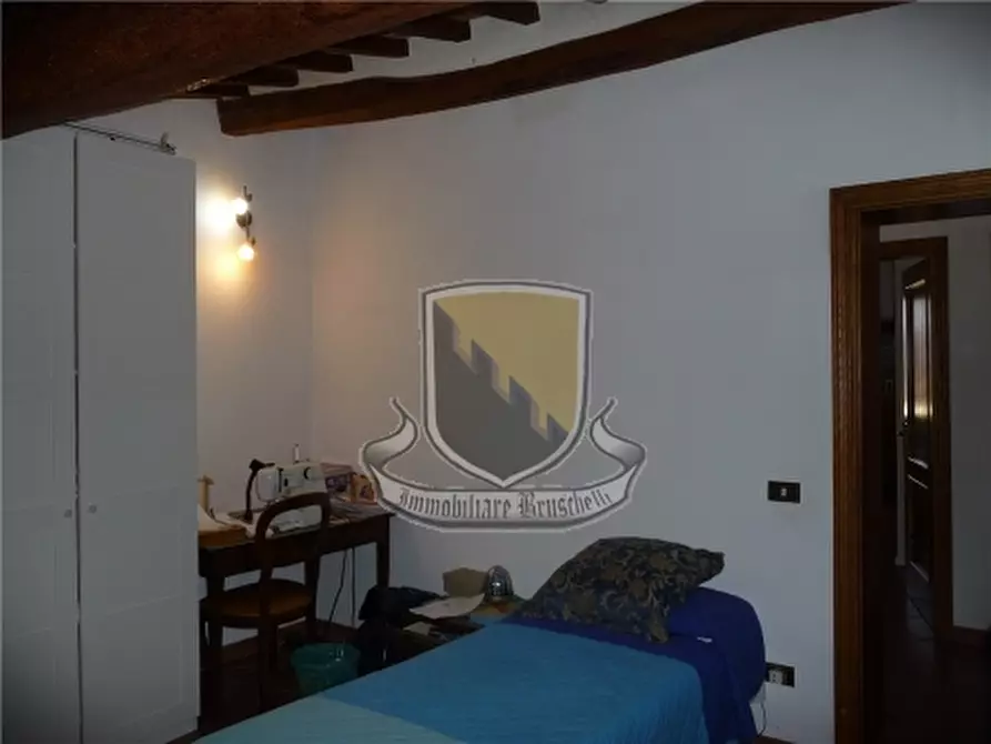 Immagine 19 di Villa in vendita  a Siena