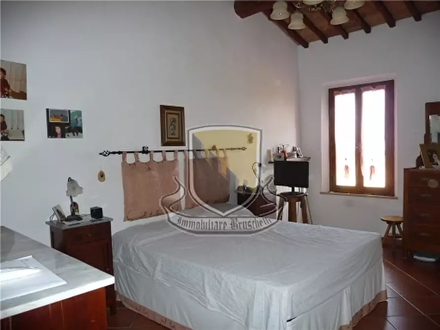 Immagine 22 di Villa in vendita  a Siena