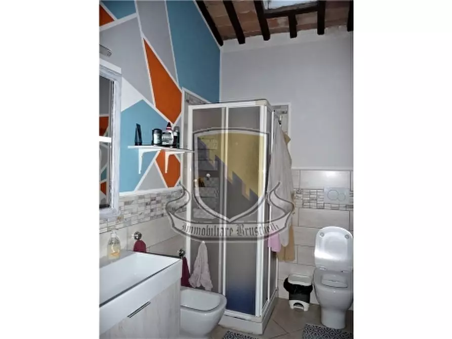 Immagine 22 di Villa in vendita  a Monticiano