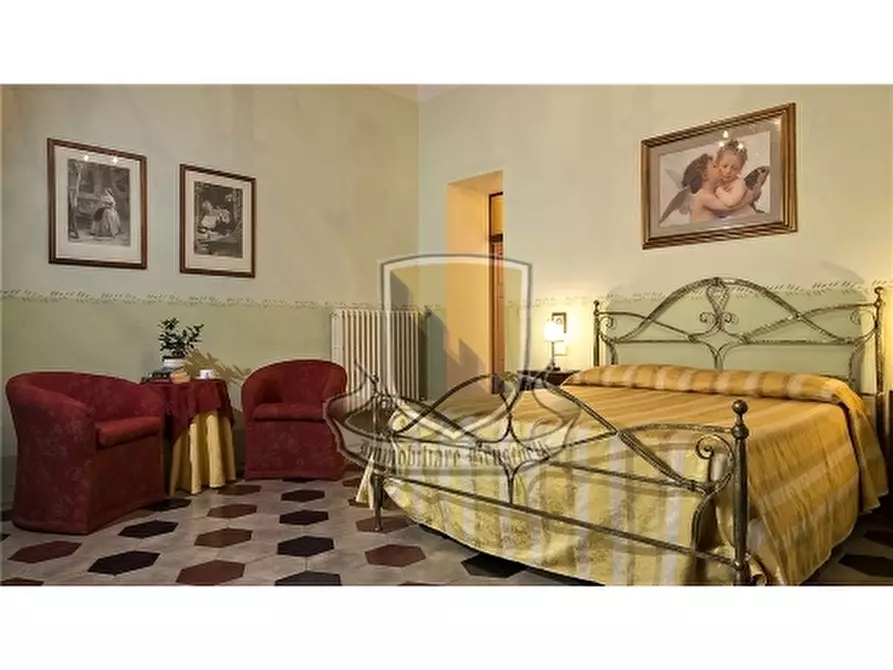 Immagine 21 di Villa in vendita  a Murlo