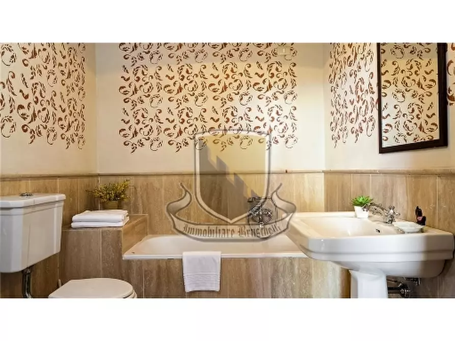 Immagine 32 di Villa in vendita  a Murlo