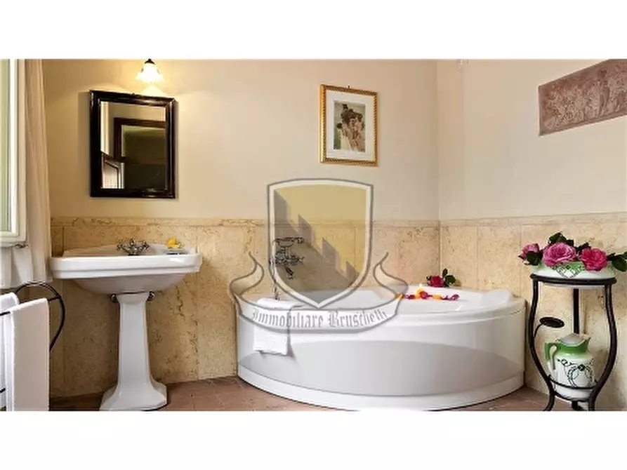 Immagine 36 di Villa in vendita  a Murlo