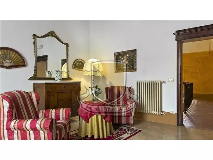 Immagine 37 di Villa in vendita  a Murlo