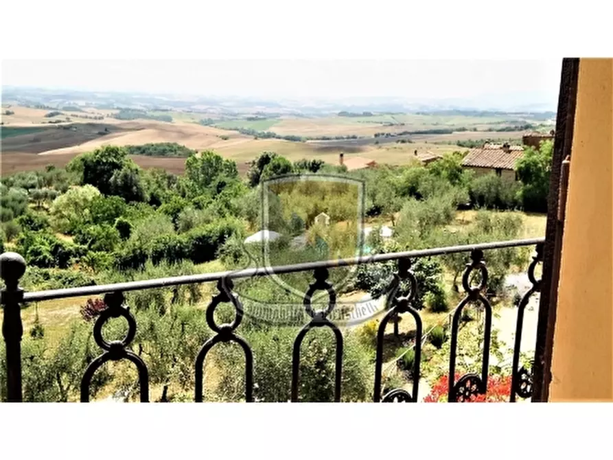 Immagine 38 di Villa in vendita  a Murlo