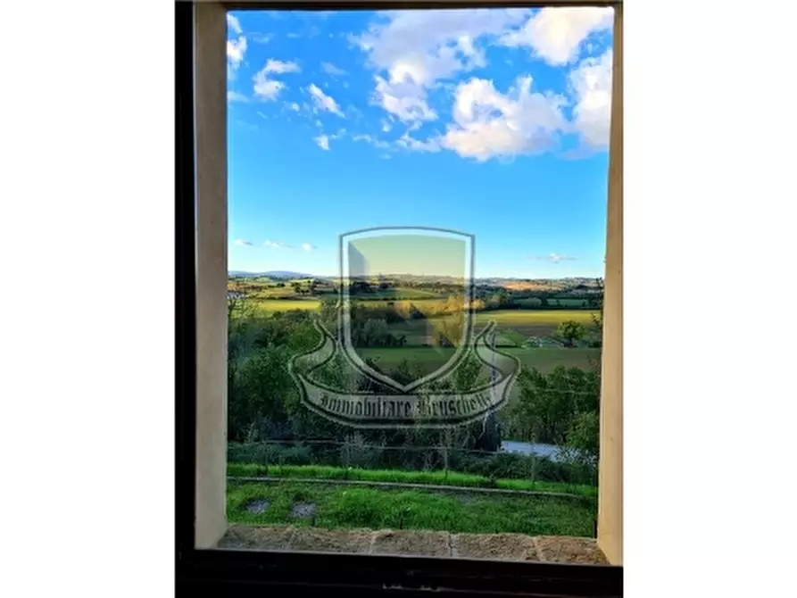 Immagine 6 di Villa in vendita  a Siena