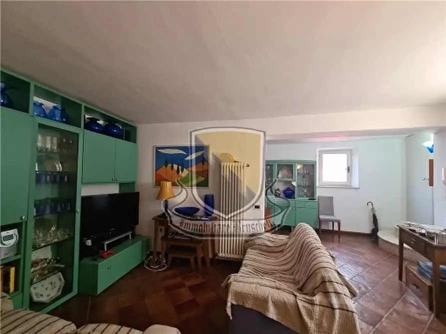 Immagine 6 di Villa in vendita  a Siena