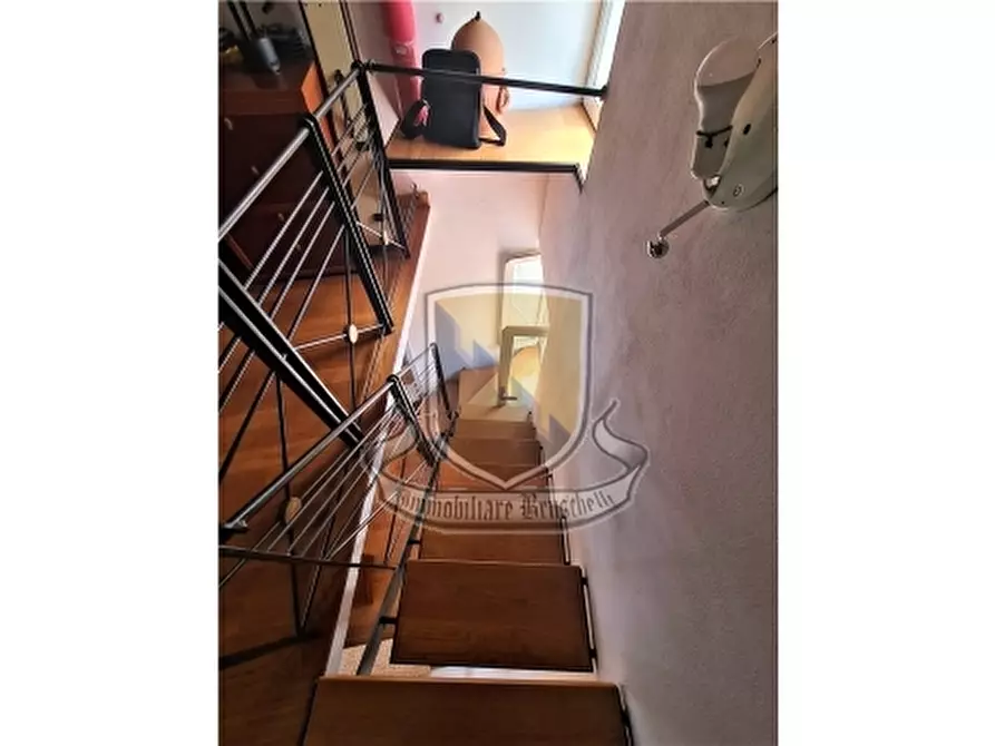 Immagine 19 di Villa in vendita  a Siena