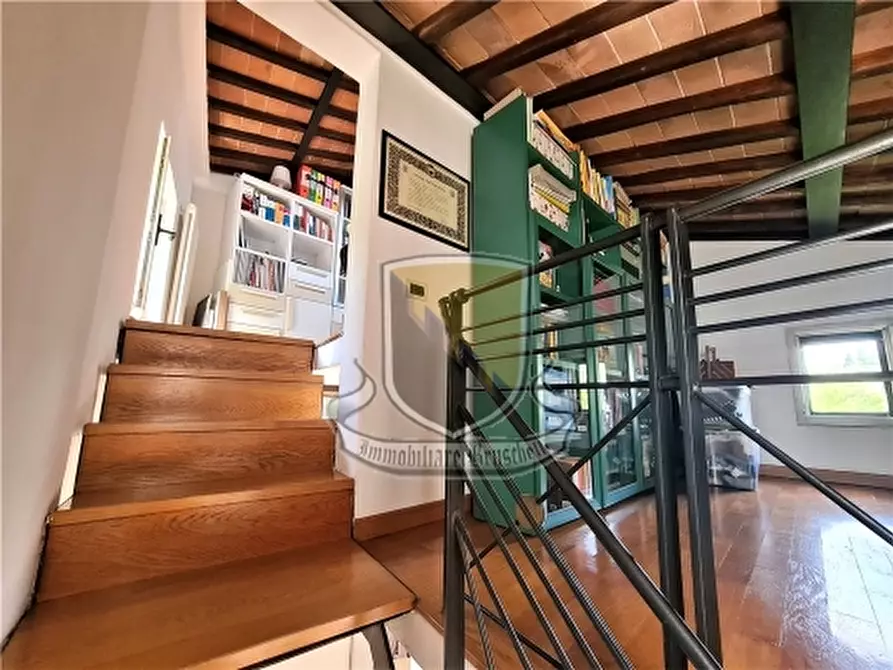 Immagine 20 di Villa in vendita  a Siena