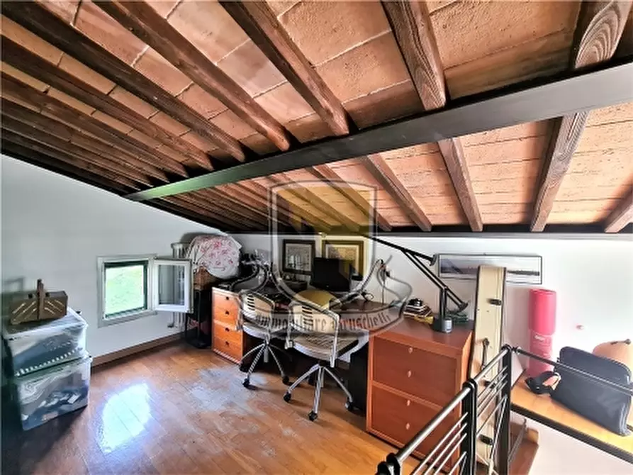 Immagine 22 di Villa in vendita  a Siena