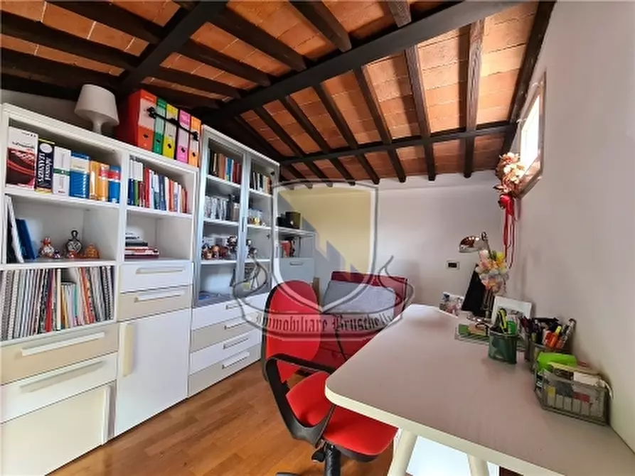 Immagine 24 di Villa in vendita  a Siena