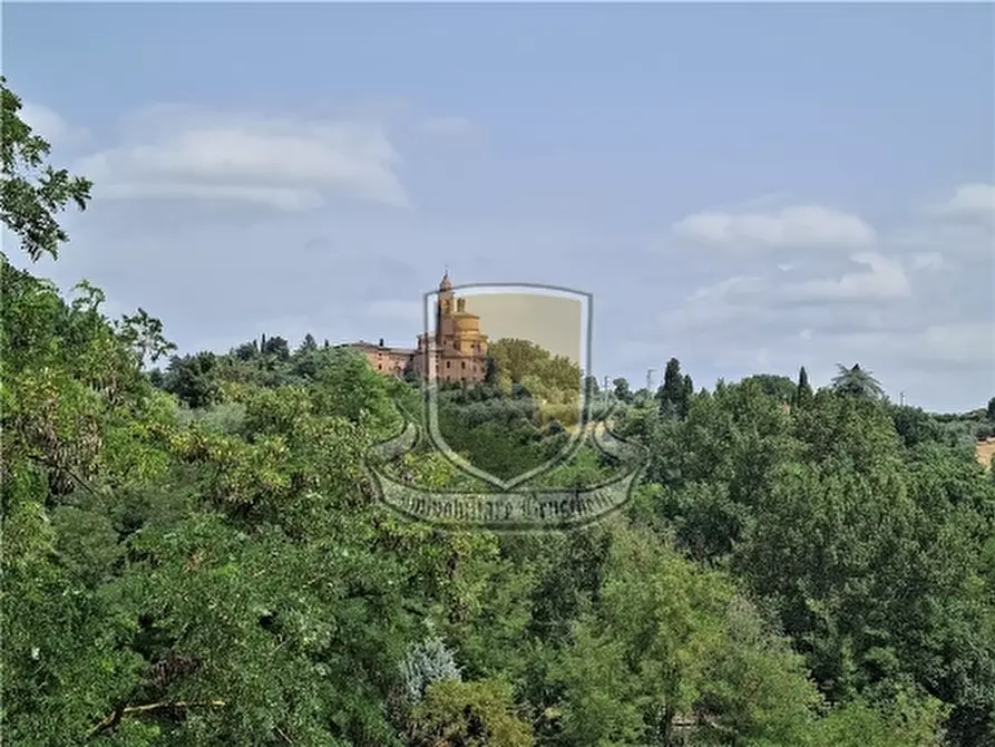 Immagine 27 di Villa in vendita  a Siena