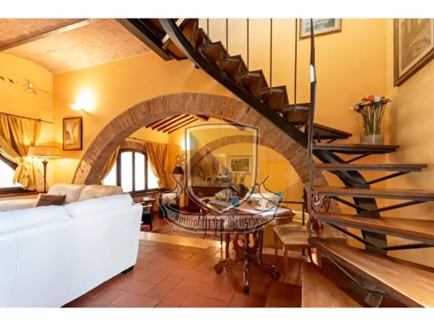 Immagine 2 di Villa in vendita  a Sovicille