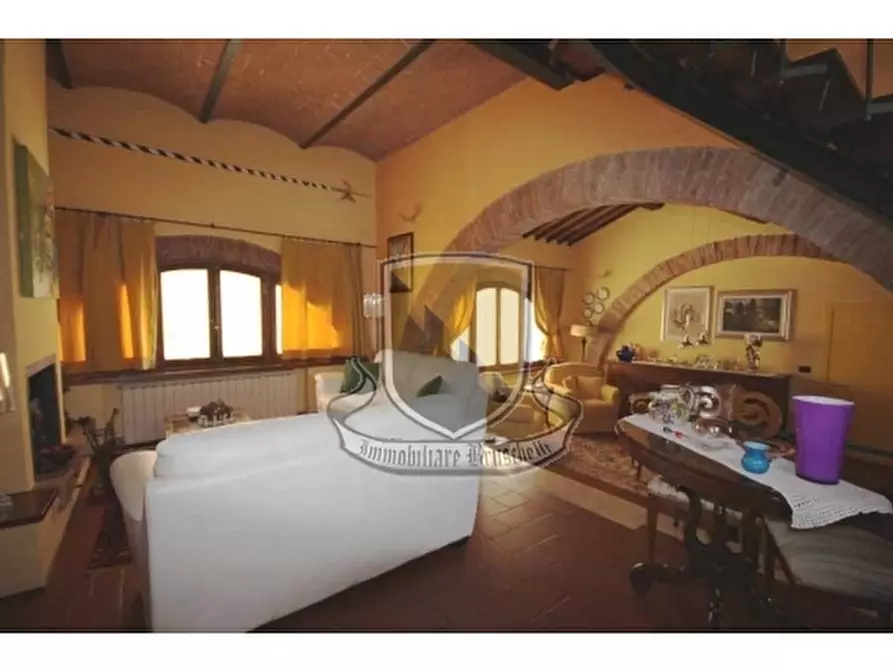 Immagine 3 di Villa in vendita  a Sovicille