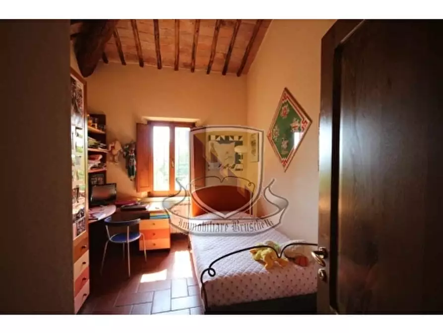 Immagine 7 di Villa in vendita  a Sovicille