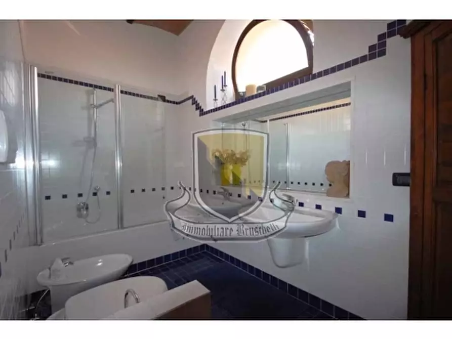 Immagine 9 di Villa in vendita  a Sovicille