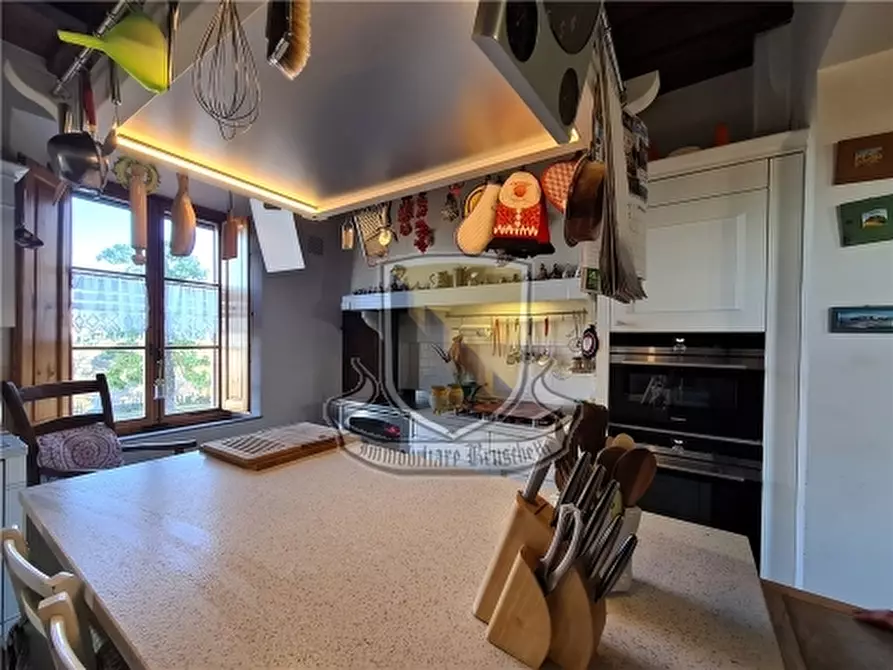 Immagine 20 di Villa in vendita  a Siena