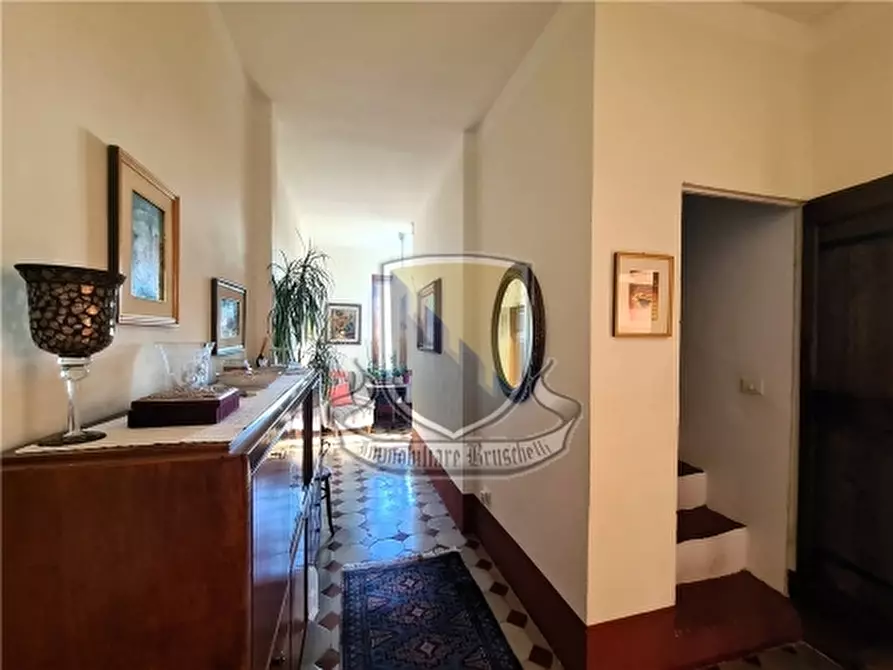 Immagine 33 di Villa in vendita  a Siena