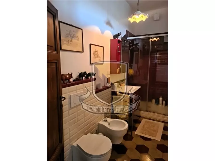 Immagine 35 di Villa in vendita  a Siena