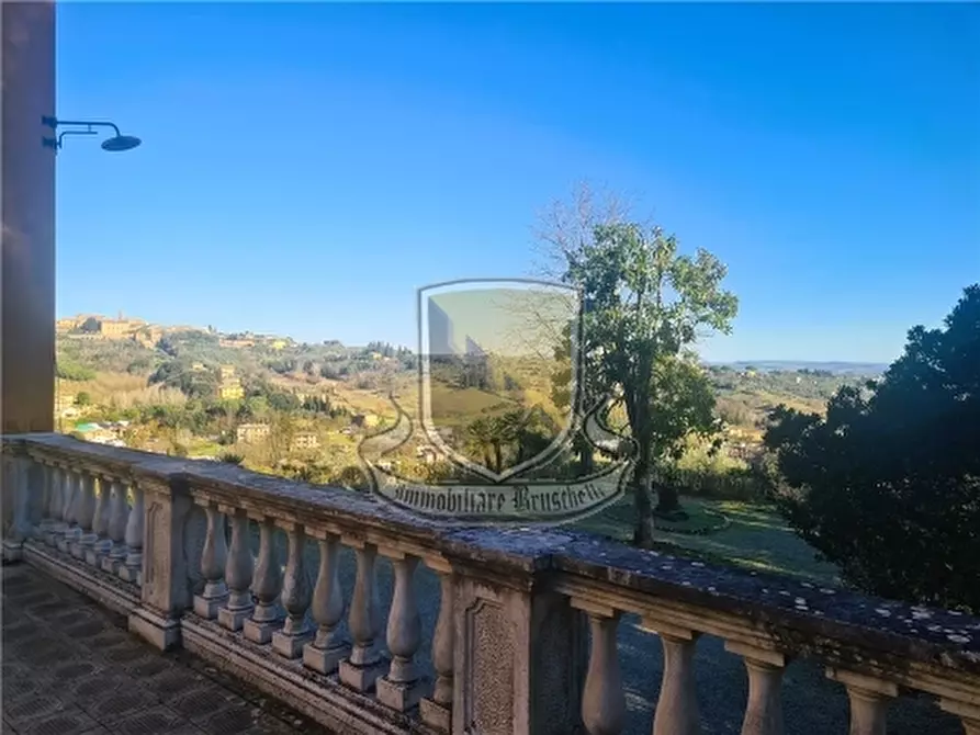 Immagine 41 di Villa in vendita  a Siena