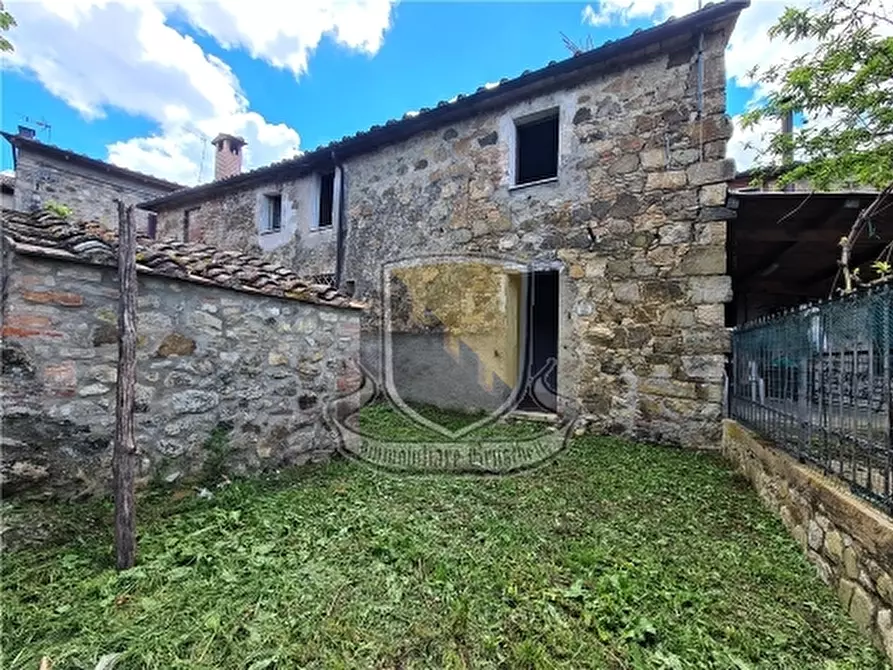 Immagine 2 di Villa in vendita  a Murlo