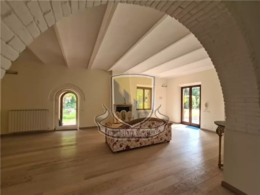 Immagine 16 di Villa in vendita  a Cetona