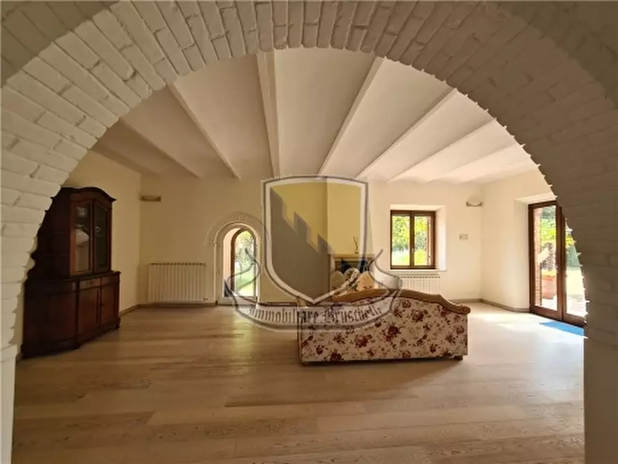 Immagine 17 di Villa in vendita  a Cetona