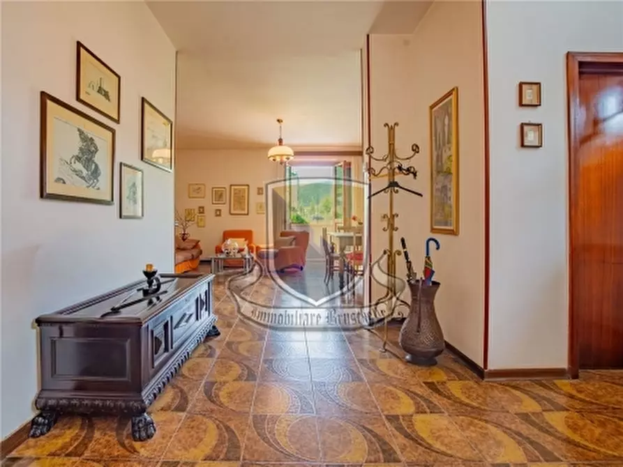 Immagine 3 di Villa in vendita  a Sovicille
