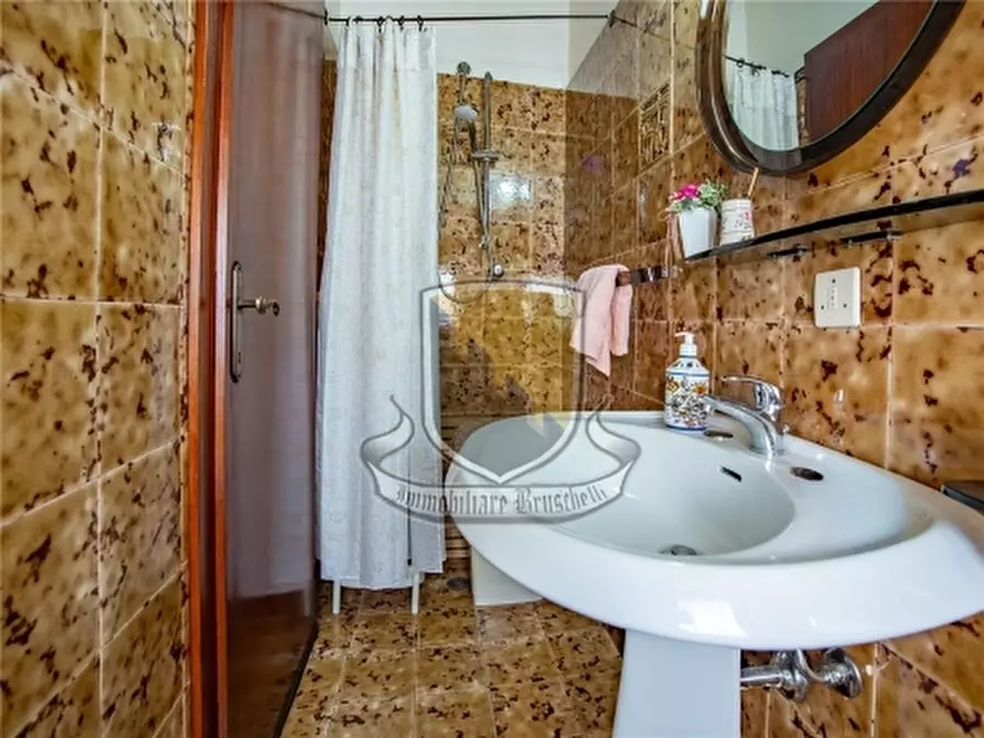 Immagine 7 di Villa in vendita  a Sovicille