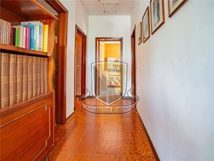 Immagine 10 di Villa in vendita  a Sovicille