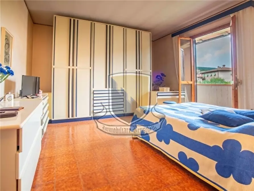 Immagine 17 di Villa in vendita  a Sovicille