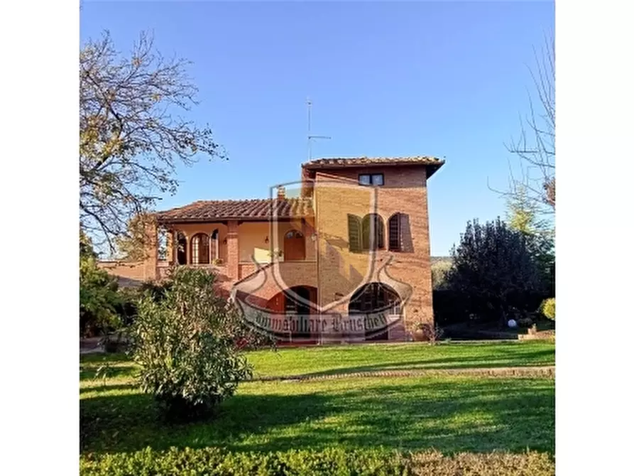 Immagine 4 di Villa in vendita  a Sovicille